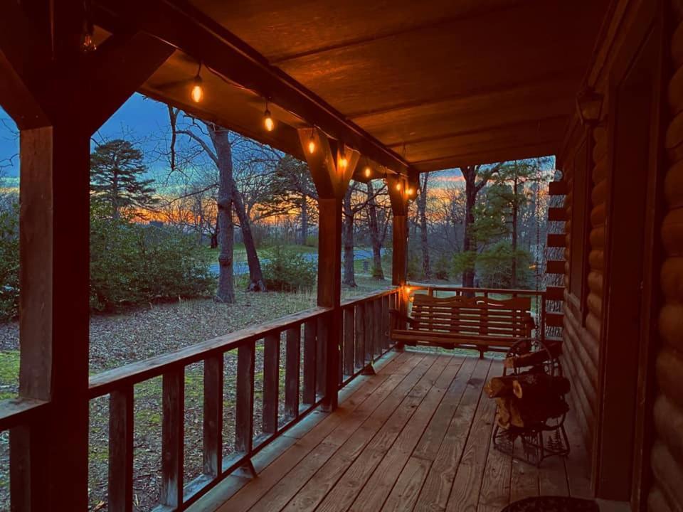 Cozy Cabin At Bear Mountain Log Cabins Eureka Springs Exterior foto